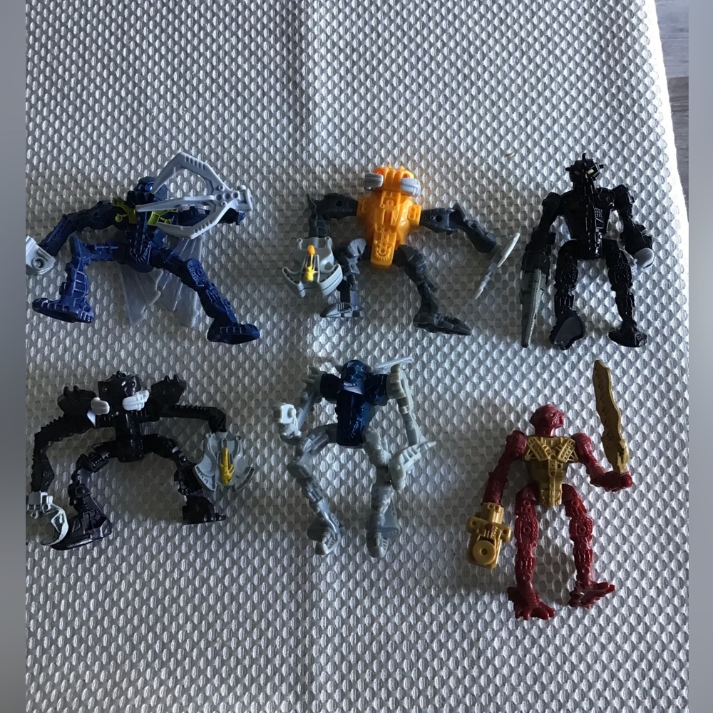 Lego Bionicles/ McDonald’s happy meal toys Set of 5 ranging from 2006 to 2007